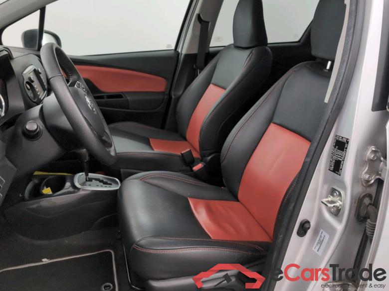 TOYOTA YARIS - 2017 1.5i VVT-i Hybrid Y20 E-CVT Signature #5