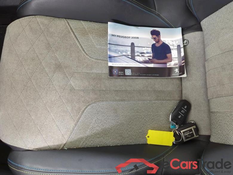 Peugeot e-2008 GT EV 50kWh 136 5d #4