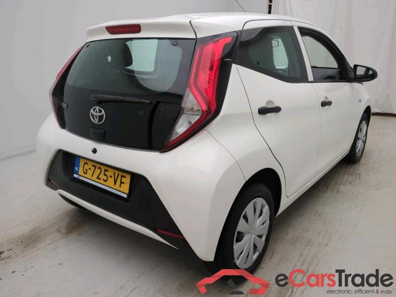 Toyota AYGO 1.0 VVT-i x-fun 5d #2