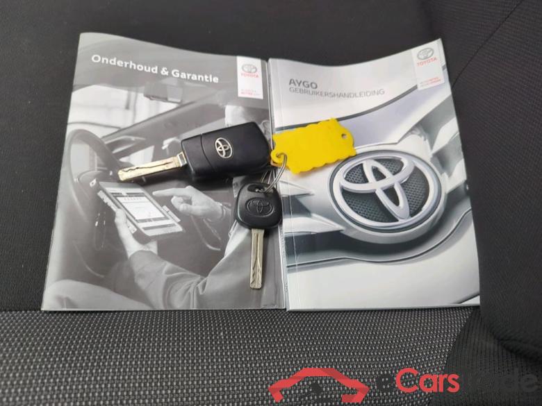 Toyota AYGO 1.0 VVT-i x-fun 5d #4