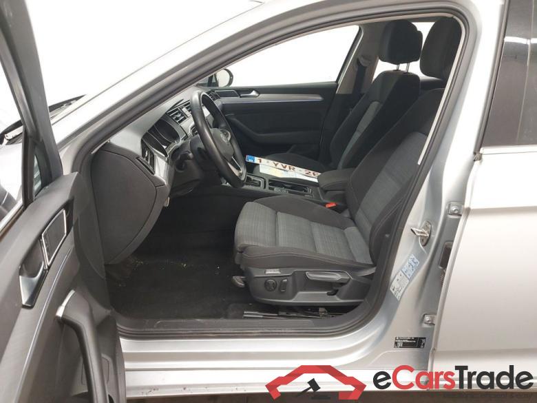 Volkswagen Passat Variant 2.0 TDI 90kW DSG Style Business 5d #3