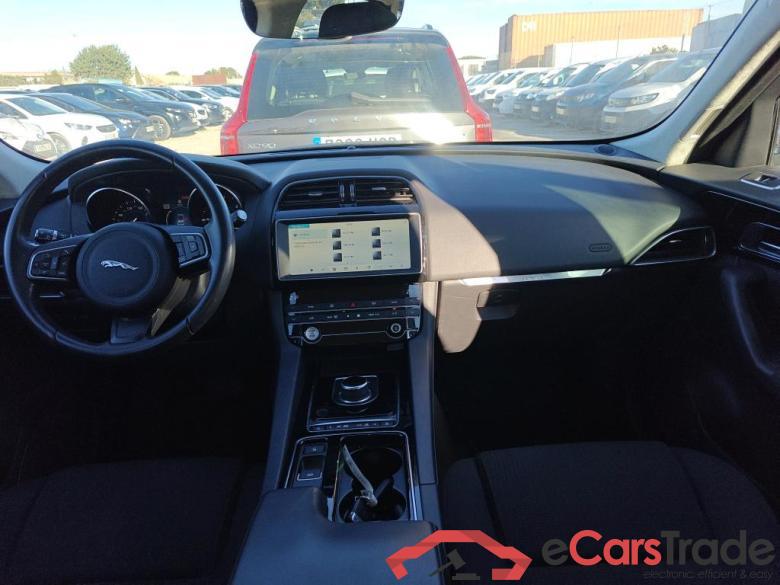 JAGUAR F-Pace / 2015 / 5P / todoterreno 2.0L i4D 132kW Pure Auto #3
