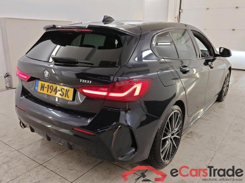 BMW 1 Serie 118iA M Sport 5d #2