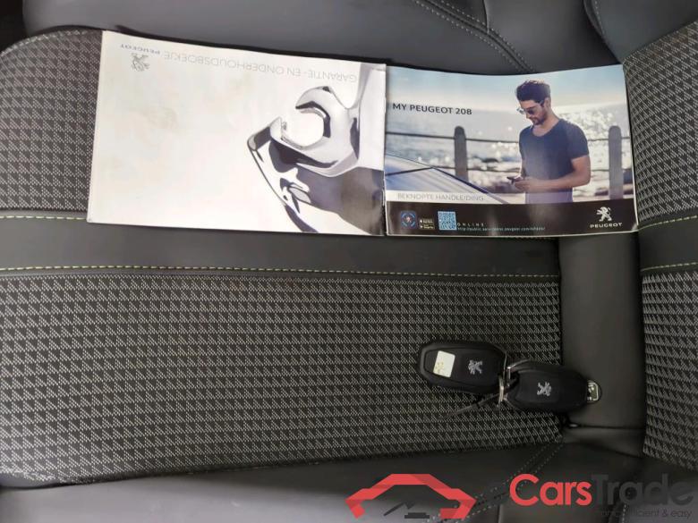 Peugeot 208 GT Hybrid 100 e-DCS6 5d #4