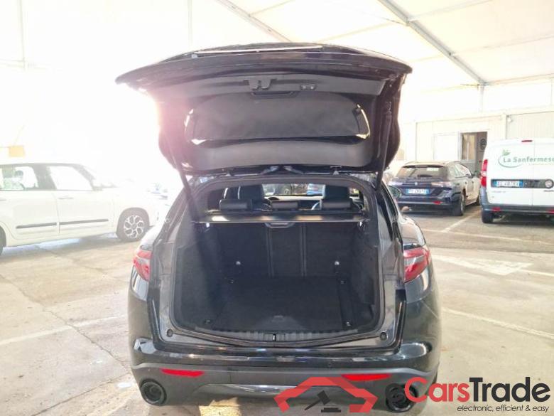 ALFA ROMEO STELVIO / 2017 / 5P / SUV 2.2 TD 190 CV SPRINT AT8 Q4 #5