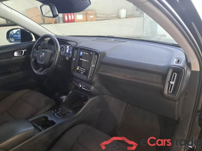 VOLVO XC40 / 2017 / 5P / SUV T2 MOMENTUM CORE #3