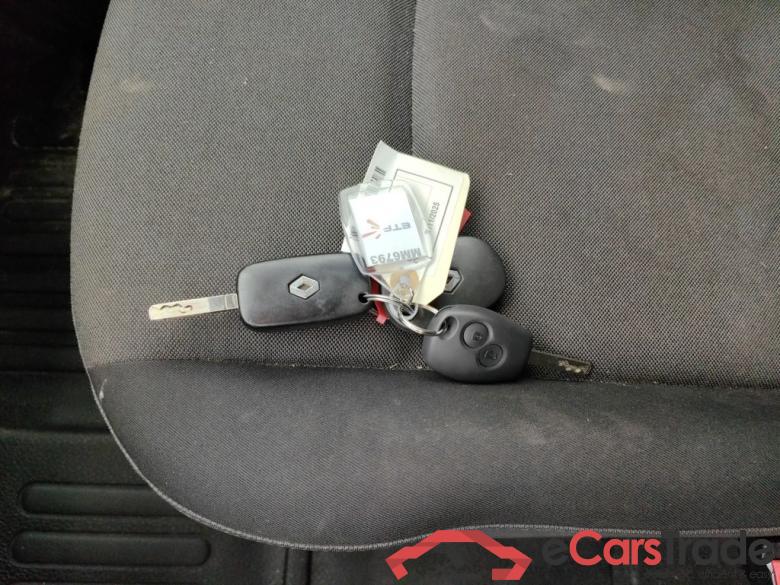 RENAULT MASTER 35 FOU LWB MHR DSL - 2014 2.3 dCi 145 35 L3H2 En.Tw.T.Gd Conf.RJ/TW 5d #4