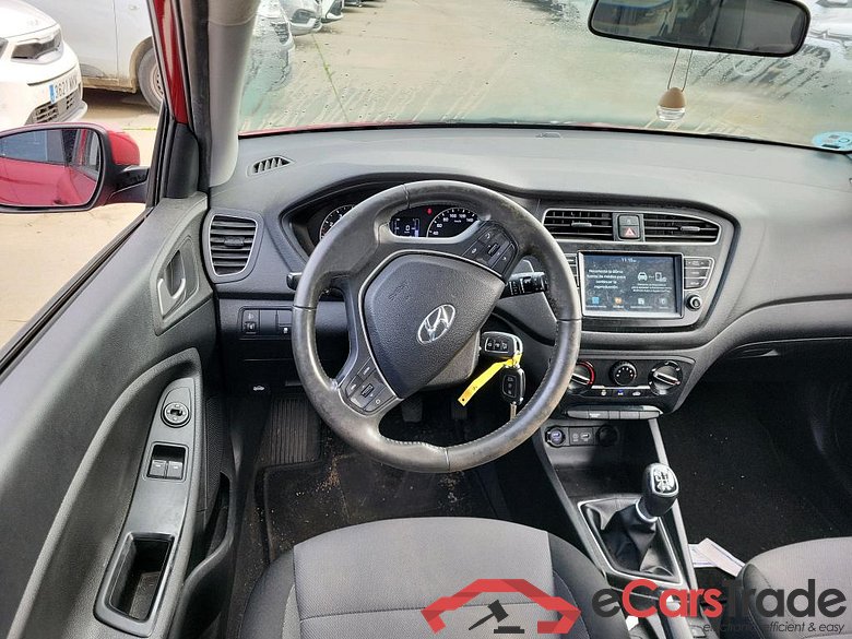 HYUNDAI i20 / 2018 / 5P / berlina con portón 1.0 TGDI 74kW (100CV) Essence LE(SP)(SL) #3