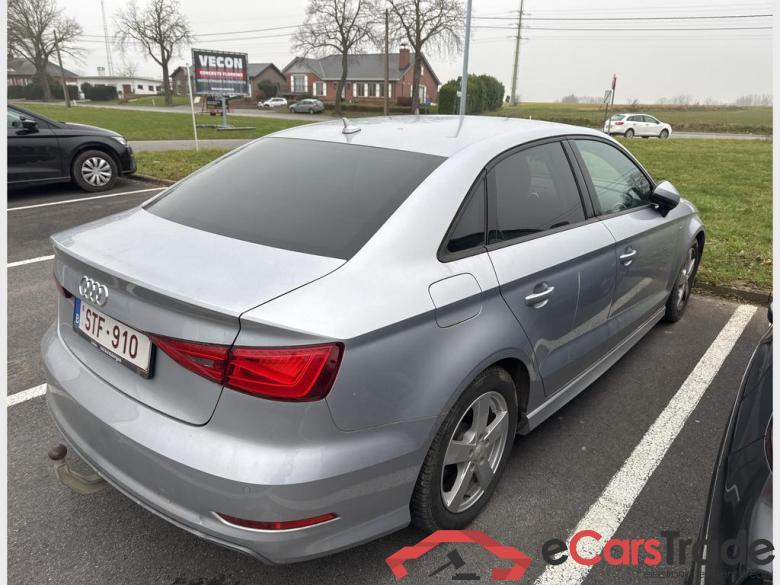 AUDI A3 Sedan Audi A3 Berline Attraction 1.6 TDI  81(110) kW(ch) 6 vitesses #2
