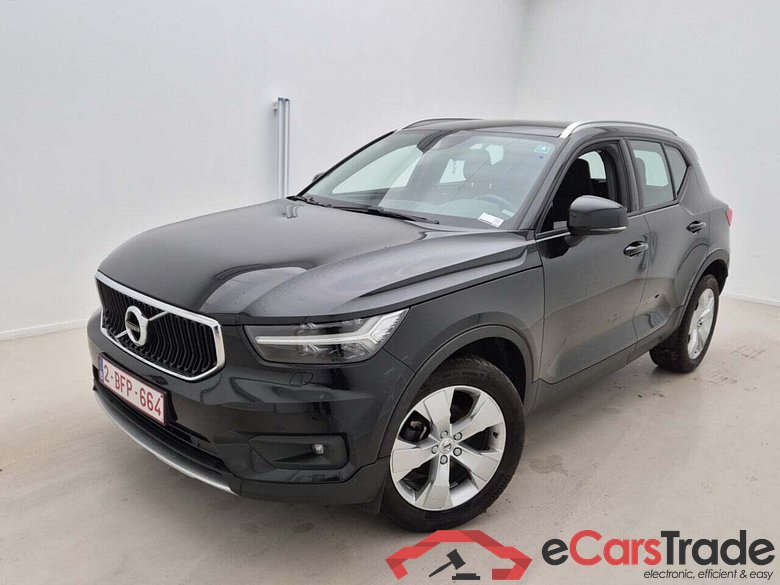 VOLVO XC40 T3 MOMENTUM PRO