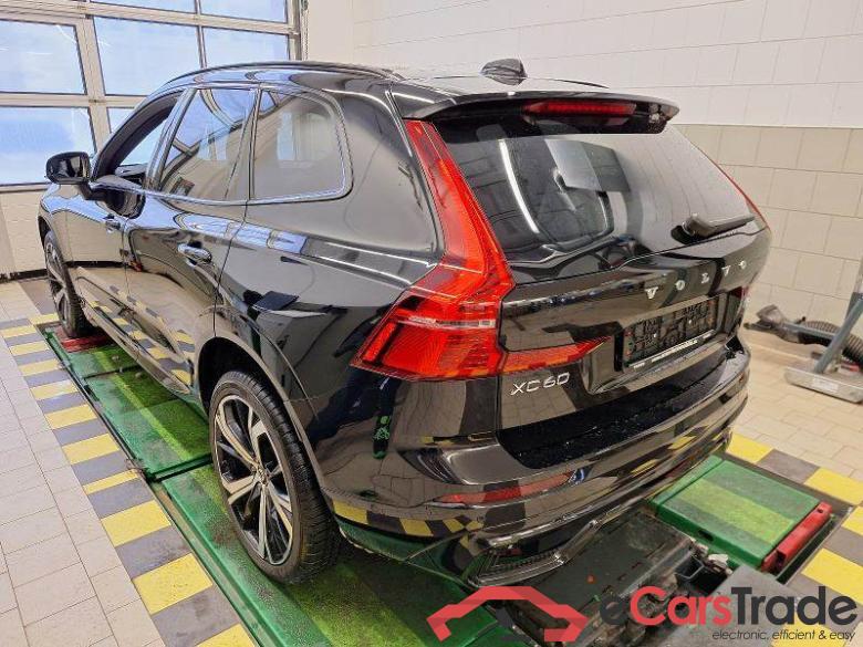 Volvo XC60 (03.2017->) DE - SUV5 B5 (Benzin) AWD EU6d, Ultimate Dark Mild-Hybrid (EURO 6d), (Facelift) #4
