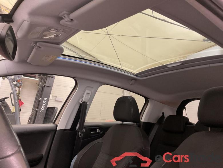 PEUGEOT 208 1.2i Allure #6