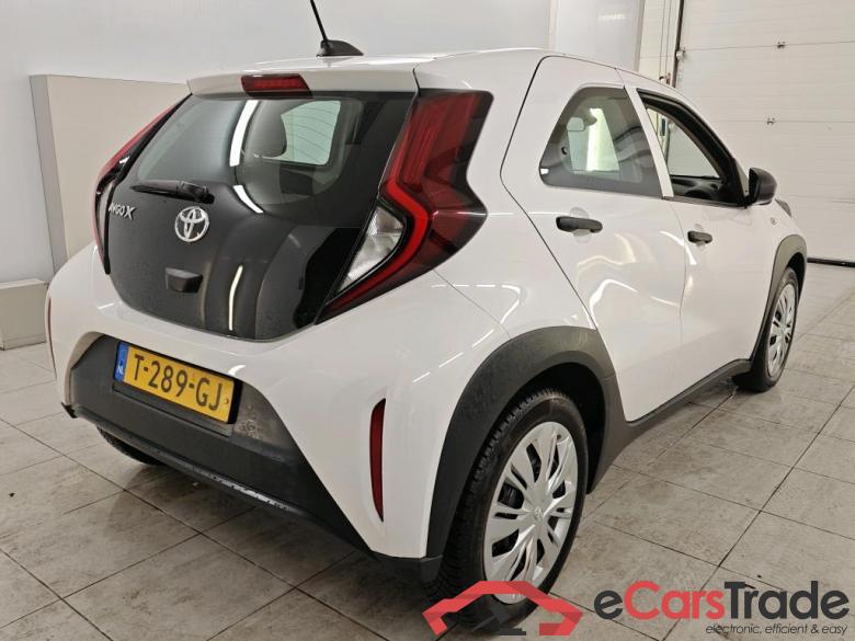 Toyota AYGO X 1.0 VVT-i MT 5d #2