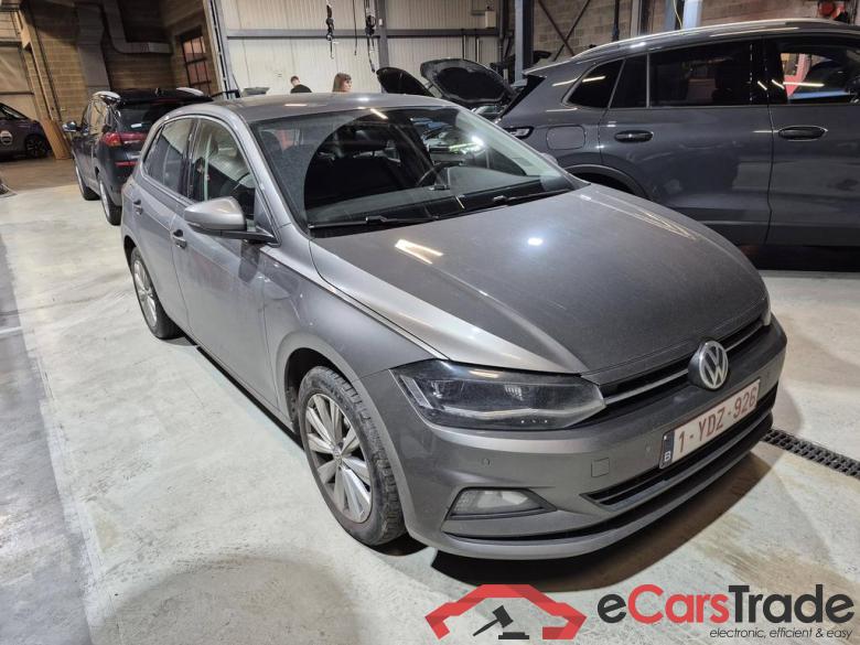 VOLKSWAGEN Polo Polo Comfortline 1.0 70 kW (95 ch) 5 vitesses manuel #3