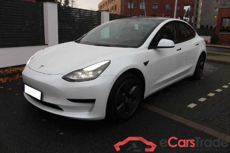 TESLA Model 3 RWD Hinterradantrieb 4d 239kW