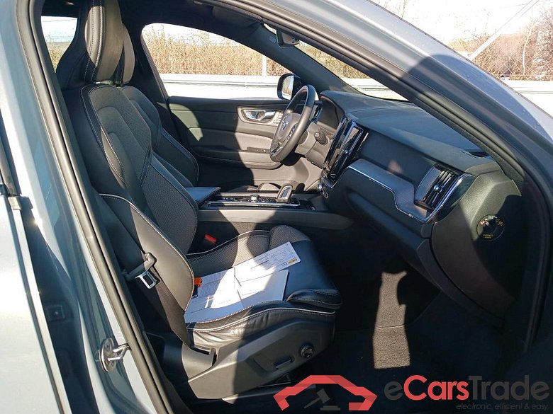 VOLVO XC60 / 2017 / 5P / todoterreno 2.0 B4 D R-Design Auto #6