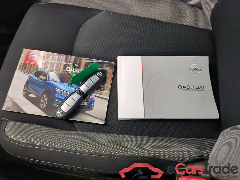 Nissan Qashqai 1.3 DIG-T 140 DESIGN EDITION 5d #4