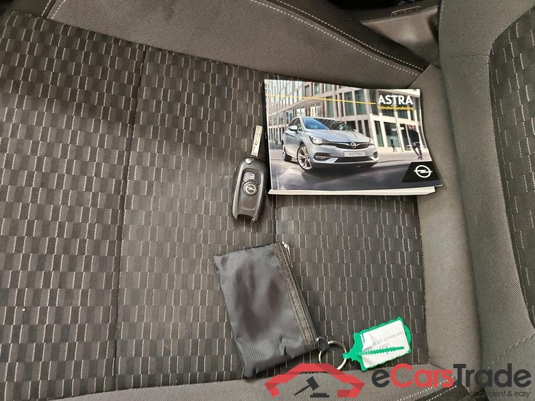 Opel Astra Sports Tourer 1.2 turbo 96kW Edition 5d #4