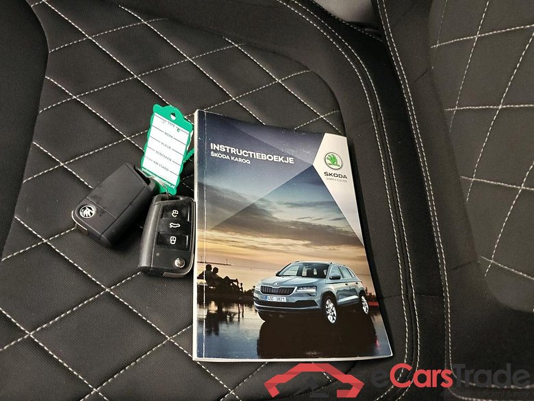 Skoda Karoq 1.5 TSI ACT Greentech Sportline Business 5d #4
