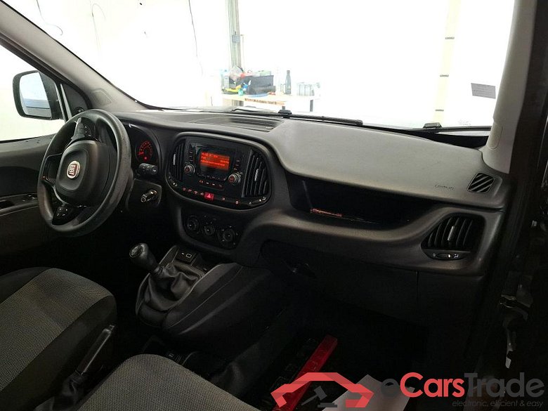 FIAT Doblò Cargo / 2015 / 4P / Fourgonnette 1.3 Multijet 95 Business #5