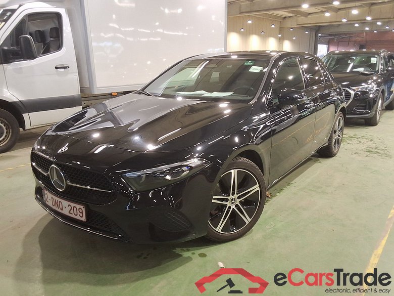 MERCEDES-BENZ A-CLASS 1.3 A 250 E LUXURY LINE DCT #1