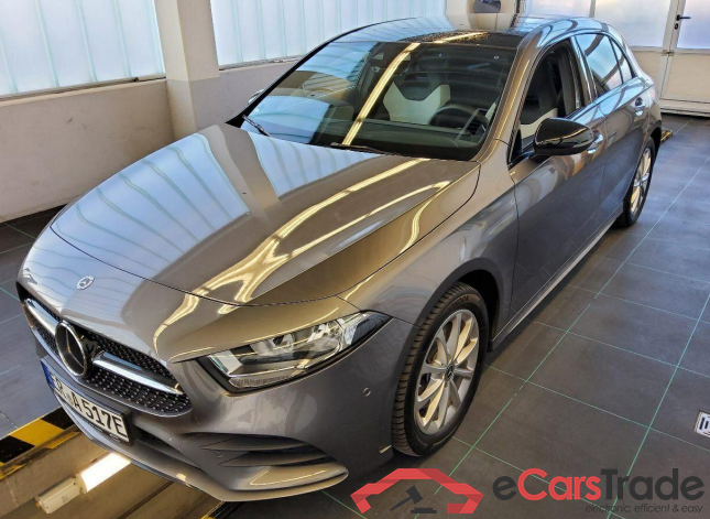 MERCEDES-BENZ A-Klasse A 250 e 8G-DCT AMG Line 4d 118kW #1