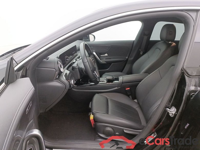 Mercedes-Benz CLA Shooting Brake CLA 250 e Luxury Line 5d #3