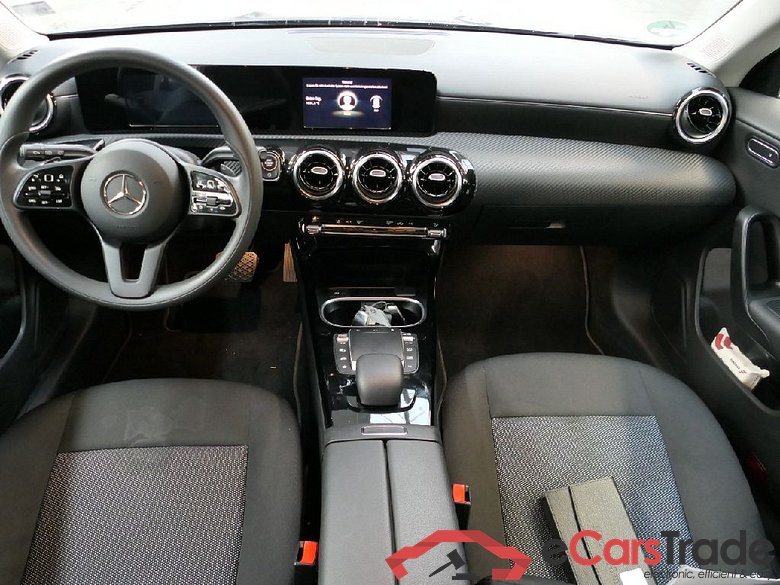 CLA -Klasse Shooting Brake CLA 200 d (118.612) 110KW AT8 E6d #3