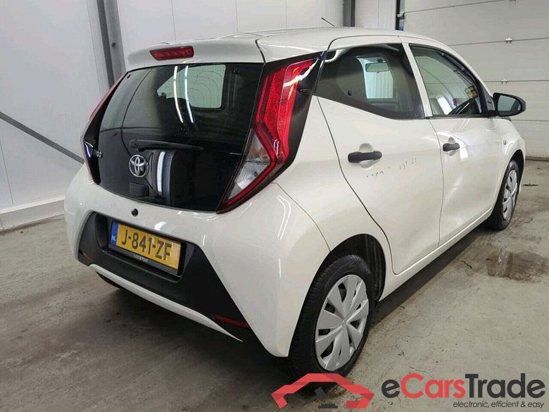 TOYOTA Aygo 1.0 VVT-i x-fun #2