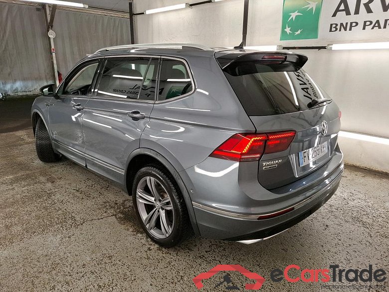 VOLKSWAGEN Tiguan Allspace / 2017 / 5P / SUV 2.0 TDI 150 DSG7 Carat #2