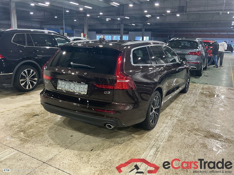 VOLVO V60 DIESEL - 2018 2.0 D3 Momentum Pro #4