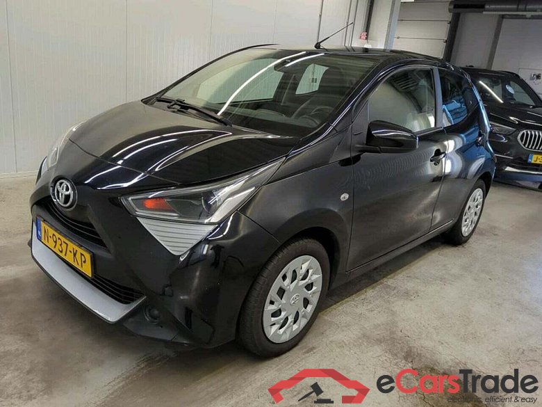 TOYOTA Aygo 1.0 VVT-i x-play