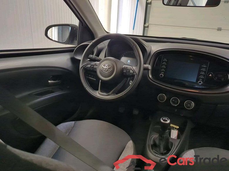 TOYOTA Aygo X 1.0 VVT-i MT Play #3