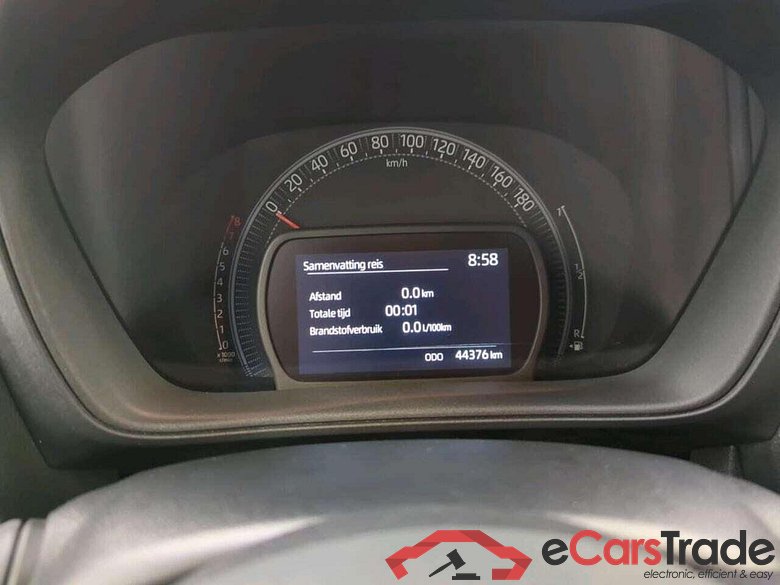 TOYOTA Aygo X 1.0 VVT-i MT Play #4