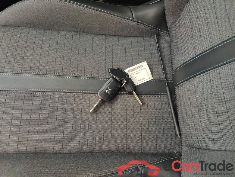 PEUGEOT 208 DIESEL - 2019 1.5 BlueHDi Allure (EU6.4) 5d #4