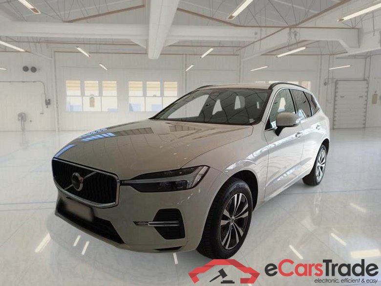 VOLVO XC60 / 2021 / 5P / SUV B4 D AWD AUTOMATICO MOMENTUM PRO MY22