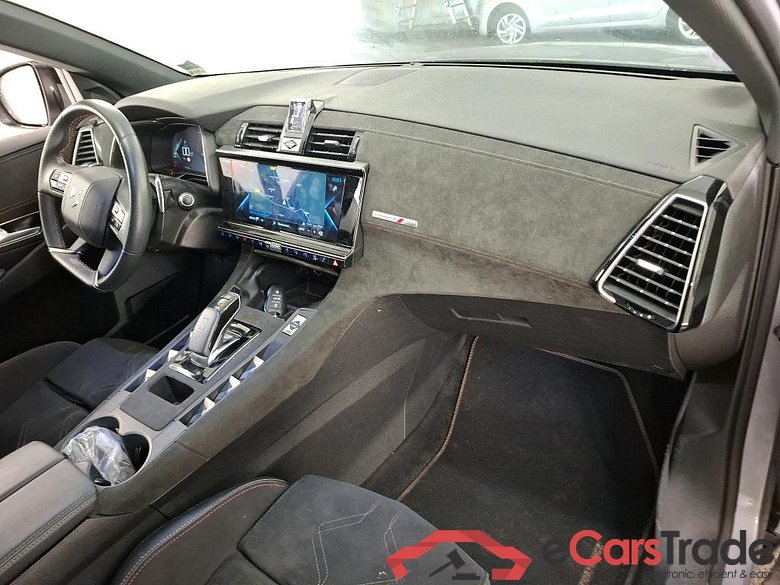 DS DS 7 Crossback / 2017 / 5P / SUV E-TENSE 225 PERFORMANCE Line + #5
