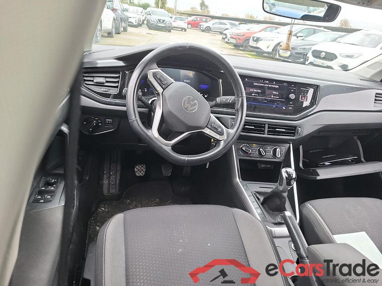 VOLKSWAGEN Polo / 2021 / 5P / berlina con portón Life 1.0 TSI 70kW (95CV) #3