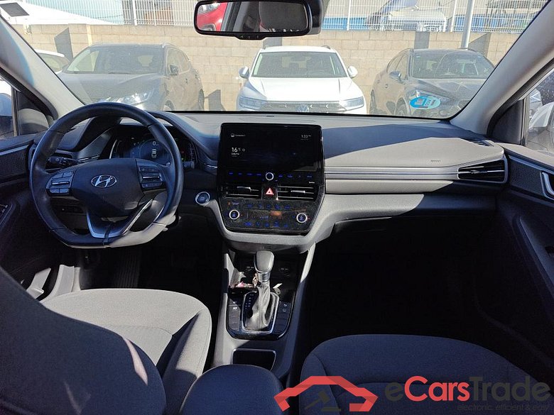 HYUNDAI IONIQ / 2019 / 5P / berlina con portón 1.6 GDI HEV Tecno DCT #3