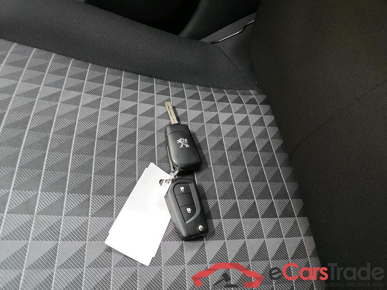 PEUGEOT 108 53 kW #5