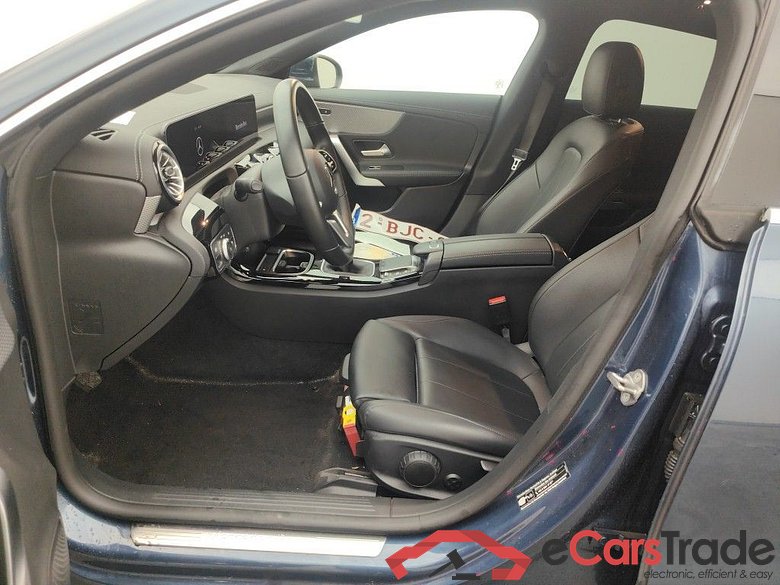 Mercedes-Benz CLA Shooting Brake CLA 180 Business Solution 5d #3