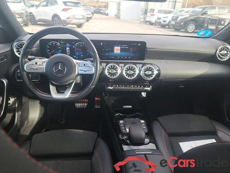 MERCEDES-BENZ Clase A / 2018 / 5P / berlina con portón A 250 e #3