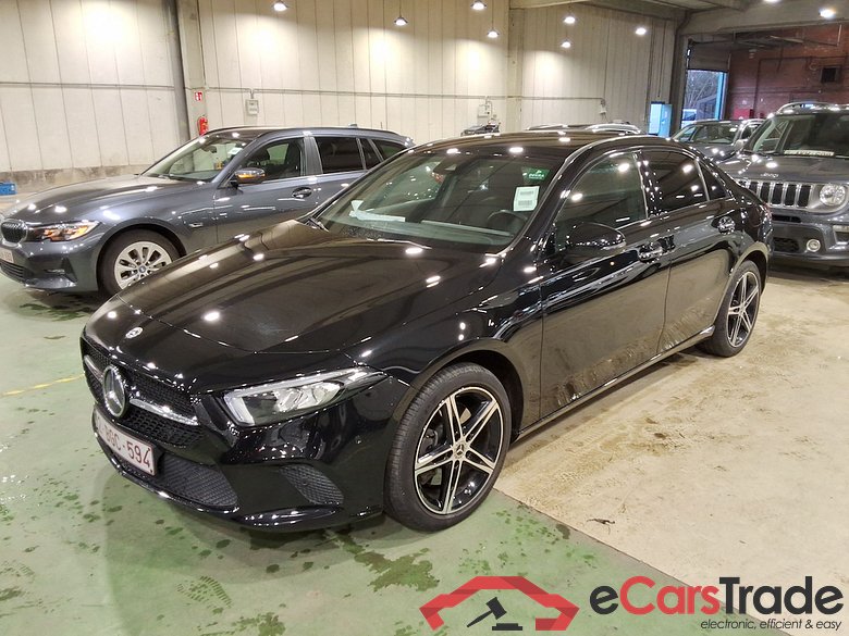MERCEDES-BENZ A-CLASS LIMOUSINE 1.3 A 250 E DCT #1