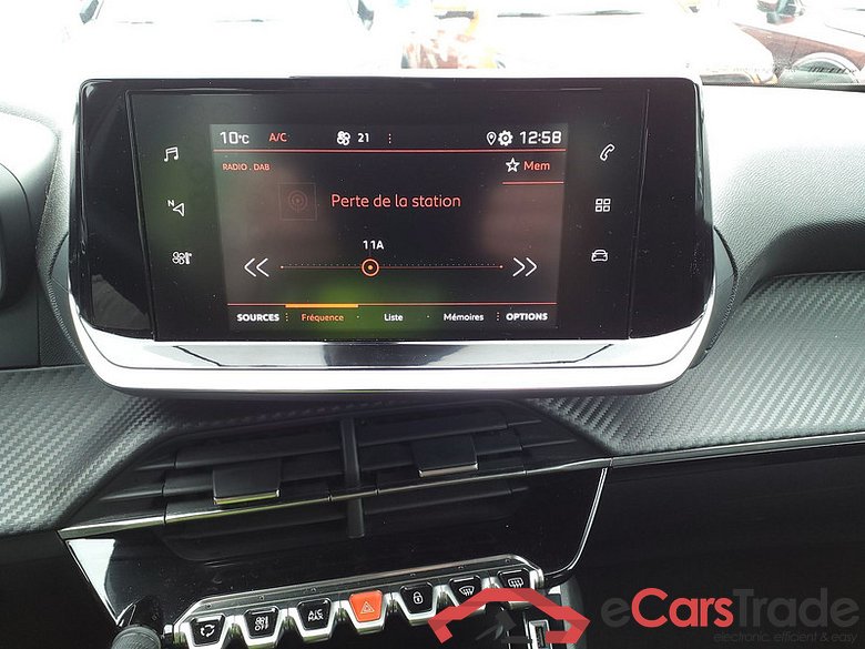 Peugeot 2008 1.2 PureTech Allure Aut. LED 1/2 Leather Camera Klima PDC ... #4