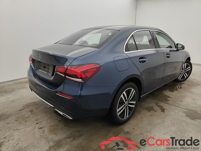 Mercedes-Benz A-Klasse Limousine A 250e Business Solution 4d #2