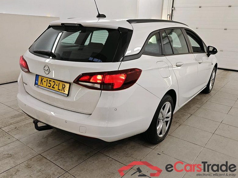Opel Astra Sports Tourer 1.2 turbo S/S 81kW Edition 5d #2