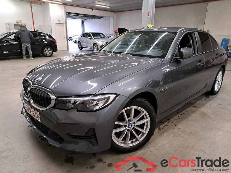 BMW - BMW 3 BERLINE 320e 204PK Business Edition With Vernasca Heated Sport Seats & Driving Assistant Pack & Active Cruise Control  * HYBRID **
