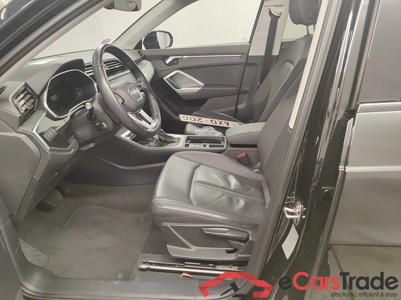 Audi Q3 35 TFSI S tronic S line Business Edition 5d #3