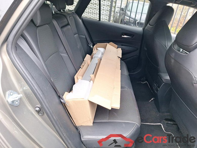 TOYOTA COROLLA TOURING SPORTS 1.8 HYBRID PREMIUM E-CVT #6