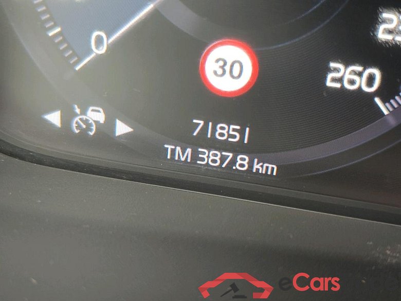 VOLVO XC40 / 2017 / 5P / todoterreno 1.5 T5 Twin Recharge Inscription Auto #5